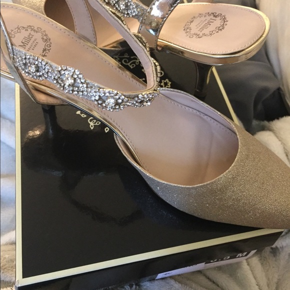 Heels - Picture 4 of 5